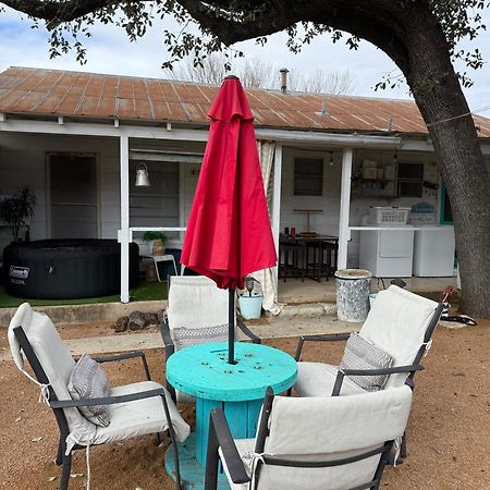 Pecan St. Parlor Haus Downtown Bandera, Tx Εξωτερικό φωτογραφία