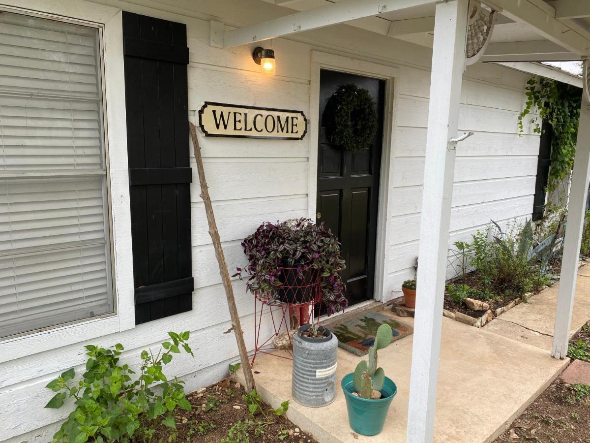 Pecan St. Parlor Haus Downtown Bandera, Tx Εξωτερικό φωτογραφία